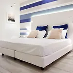 Marina Di Petrolo & 4*