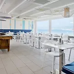 Marina Di Petrolo & 4*
