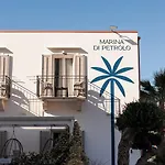 Marina Di Petrolo & 4*