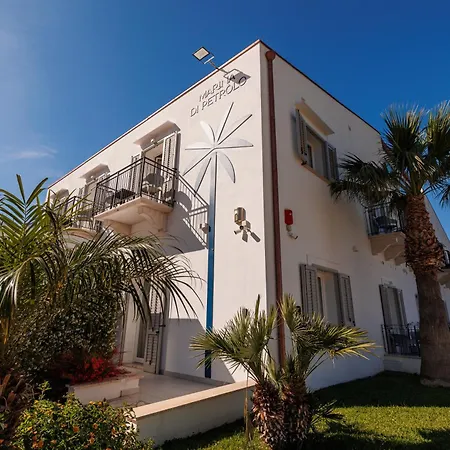 Marina Di Petrolo & Hotel Castellammare del Golfo