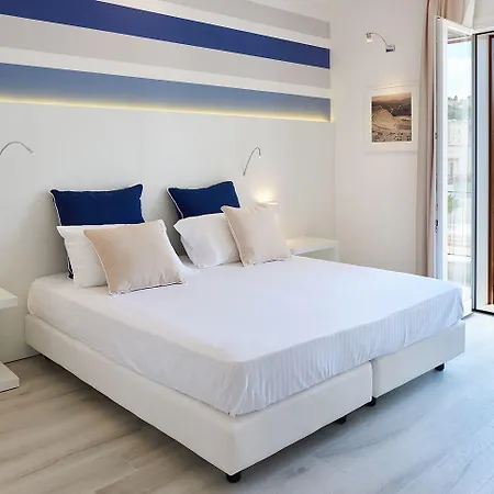 Marina Di Petrolo Hotel&spa