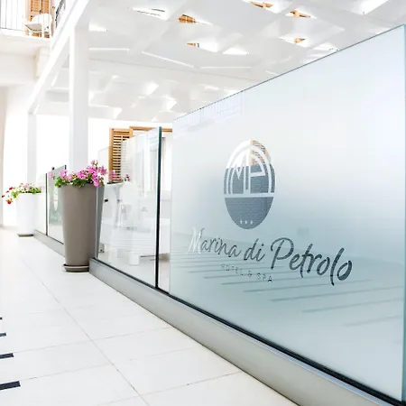 Marina Di Petrolo Hotel&spa Hotel