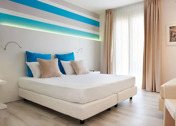 Marina Di Petrolo & 4*