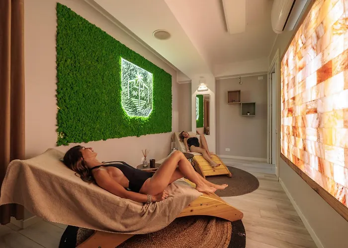 Marina Di Petrolo & Hotel 4*