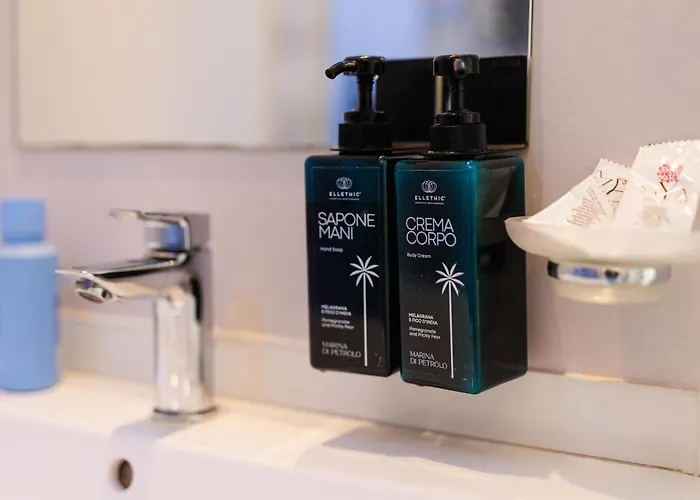 Hotel Marina Di Petrolo &