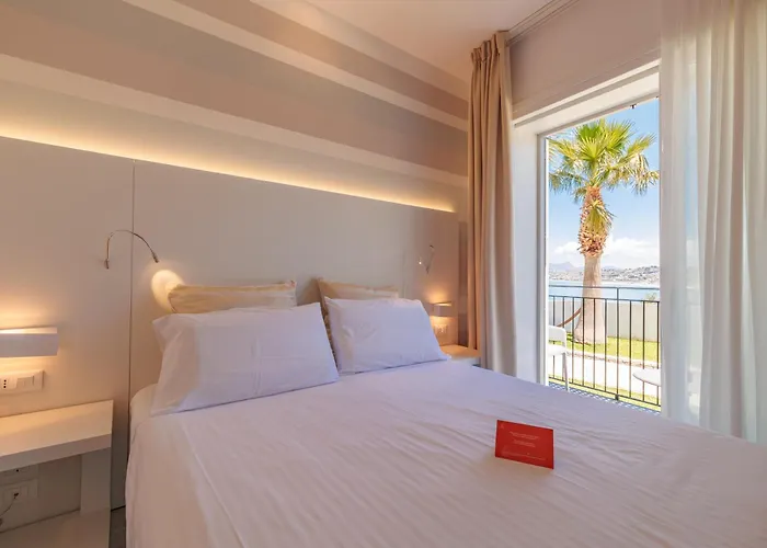 Marina Di Petrolo & Hotel 4*