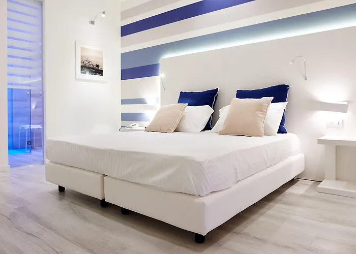 Marina Di Petrolo & 4*