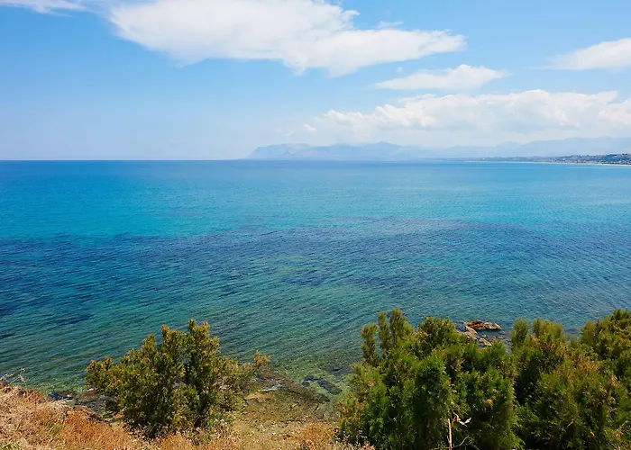 Marina Di Petrolo & Hotel